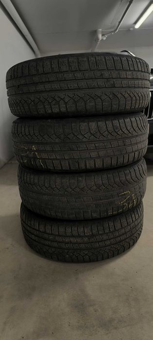 Зимни гуми, Pirelli 235/60/20, Дот 2021г