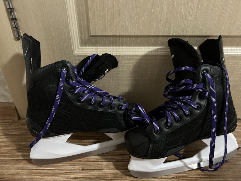 коньки хоккейные