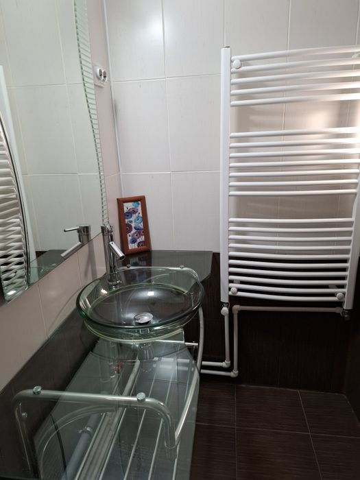 Închiriez casă 3 camere