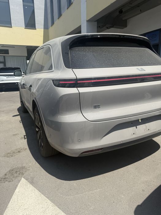 Li auto L6 pro 2025