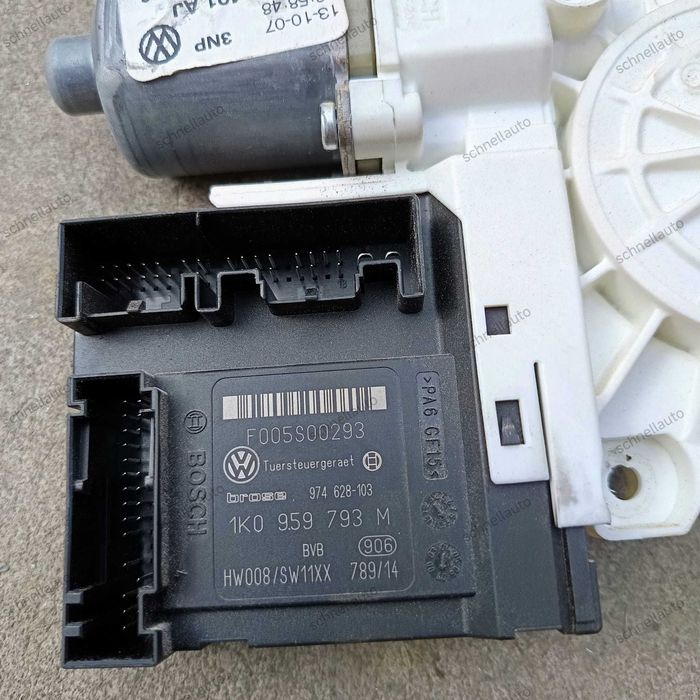 Motoras macara geam stanga fata VW Golf 5 cod 1K0 959 793 M