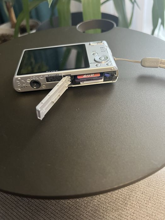 Sony CyberShot DSC- W530 14.1 MP