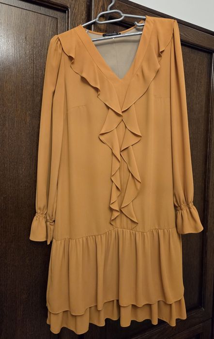 Vând rochie Caramel