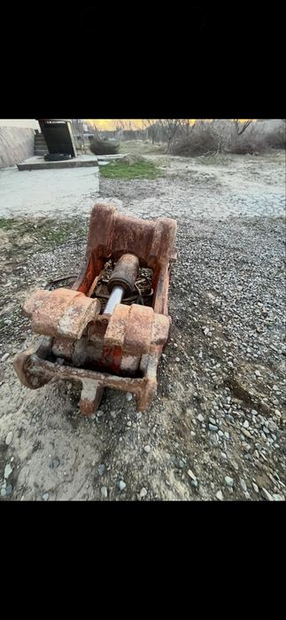 Быстросъемник Эксковатора. Для Hyundai LS 300