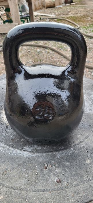 Продам гирю 24кг
