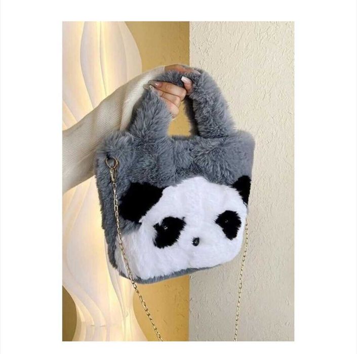Пухкава и плюшена чанта Панда