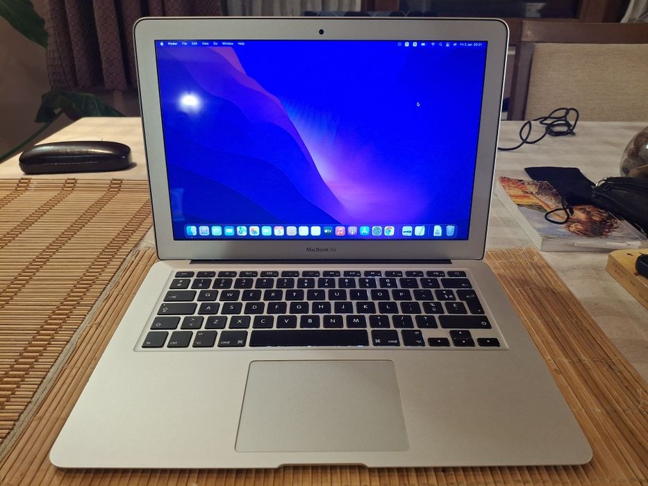 Macbook Air 13 inch early 2015