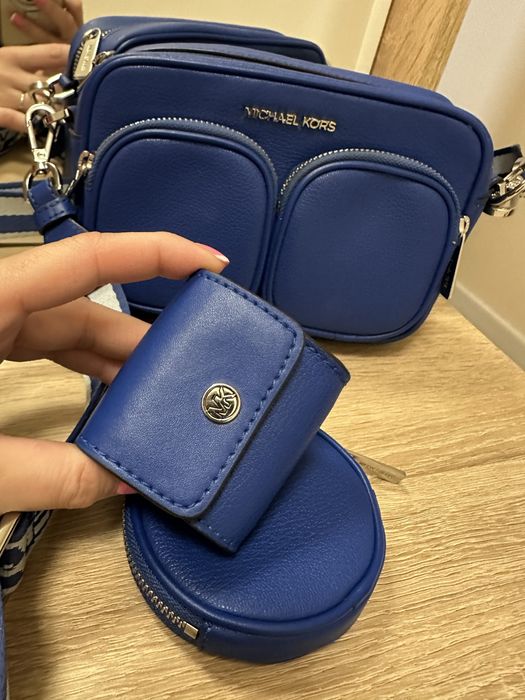 Синя чанта Michael Kors