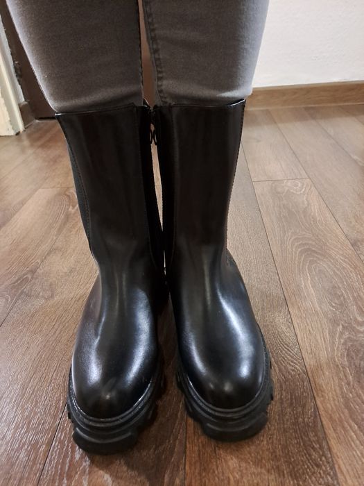 Дамски боти тип челси