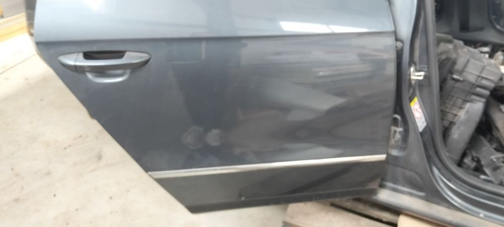 Portiera dreapta spate Vw Passat b6 2005-2010 cod culoare LK7X
