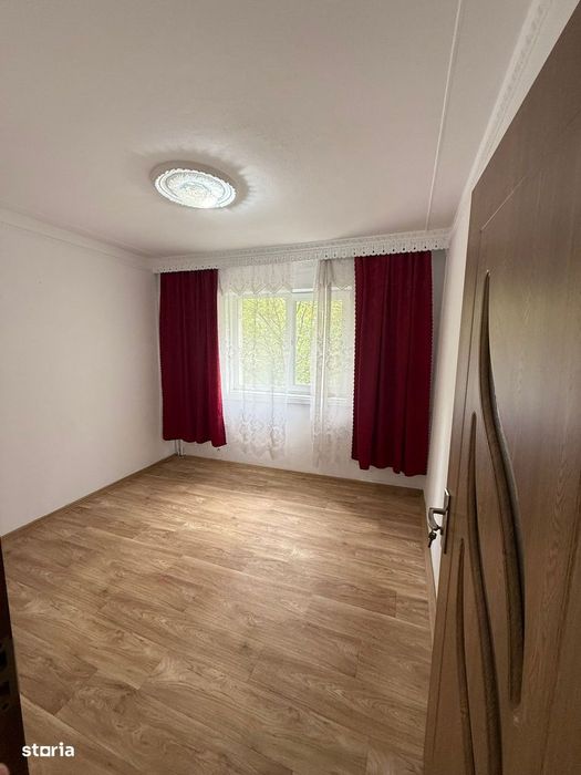 2 camere la ETAJ 1, Scoala Ion Luca