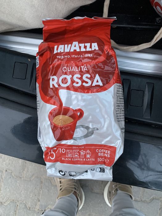 Vând cafea Lavazza