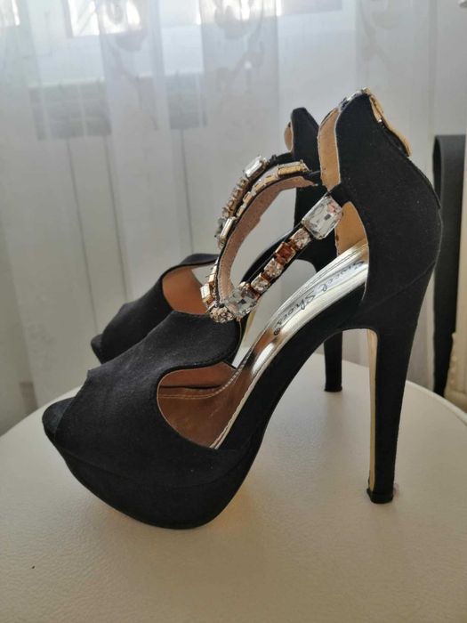 Бална Рокля + обувки + чанта + аксесоари = 650 лв