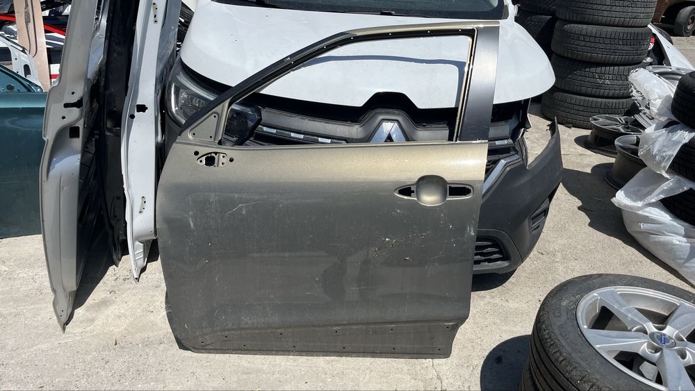 Предна лява врата Toyota Yaris 4