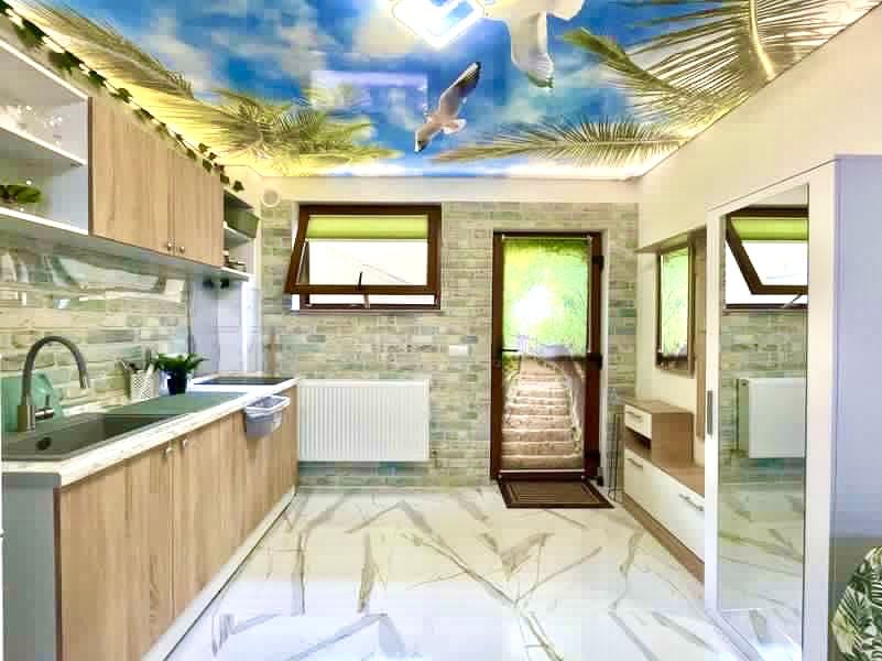 Garsoniera la curte&ciubar contracost regim hotelier