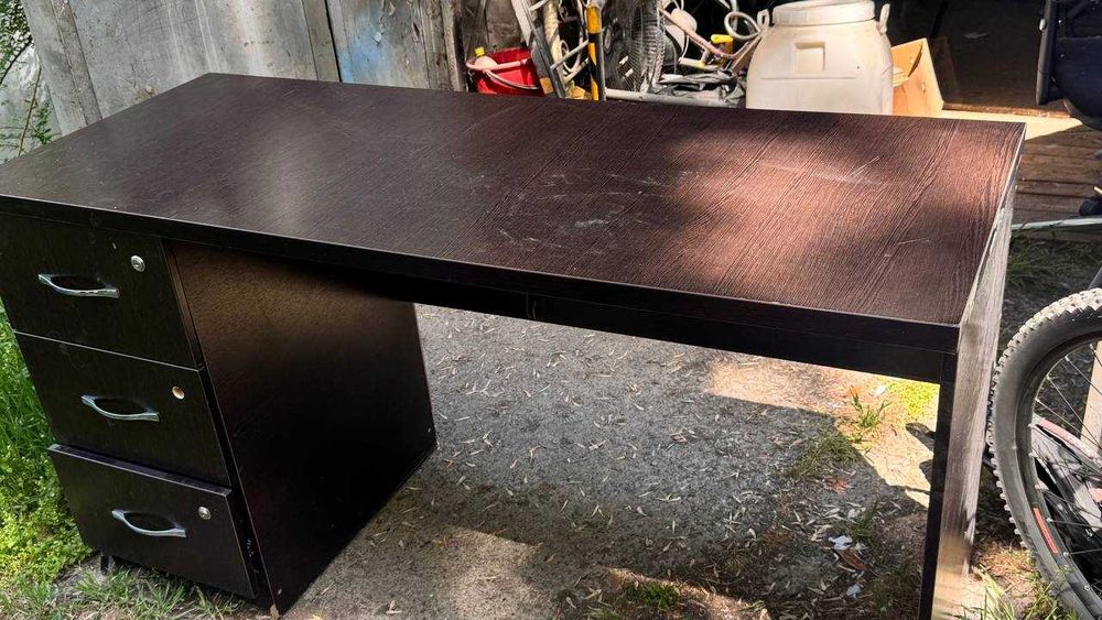 500 т.с. Офисные столы (парты) с ящиками, б/у — 5 штук