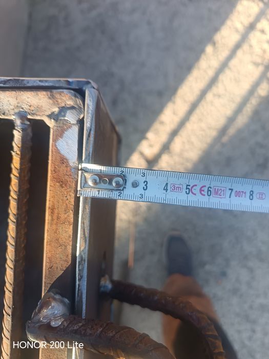 Vând grătar din tabla de 5 mm