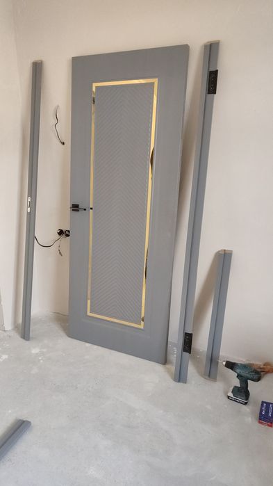 Установка двери..