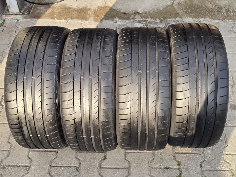255 40 19 dunlop
