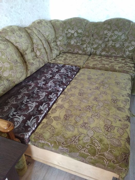 Продам угловой диван  100000 тенге