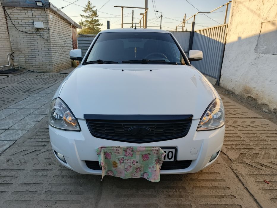 Продам Приору 2013 в достойнейшим состоянии.