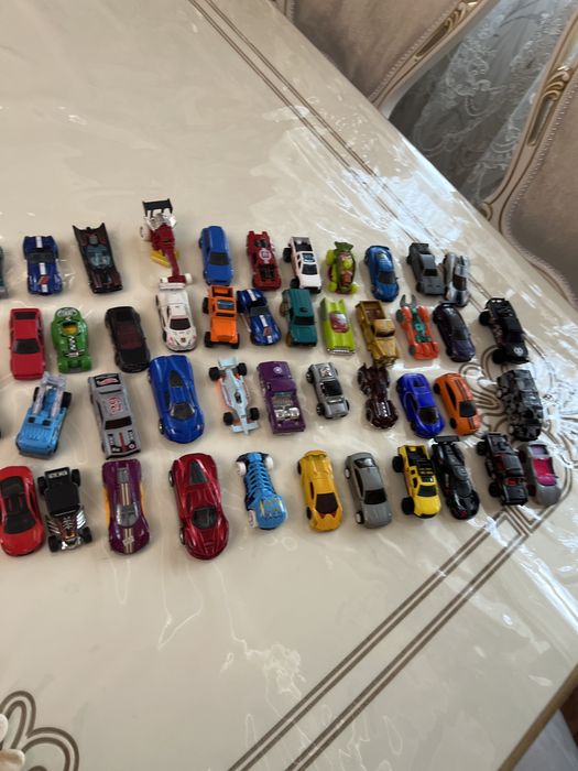 Hot wheels машинки