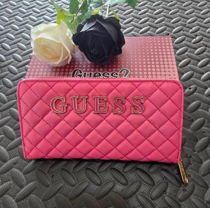 Дамски портфейли