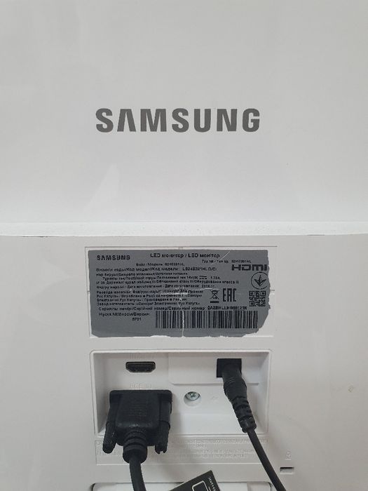 Монитор Samsung.
