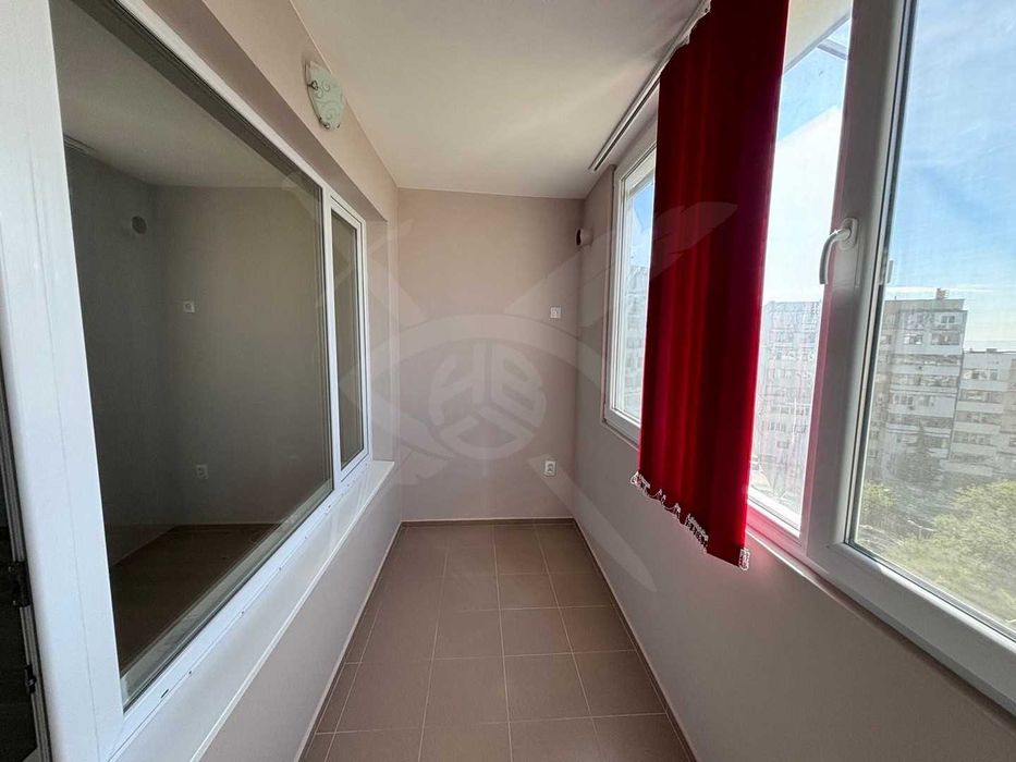 Продава се Двустаен апартамент в Варна, Възраждане 1 - 84 кв.м за 1548 €/кв.м - Снимка #4