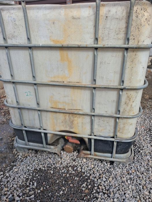 Бочки кубовые пластиковые