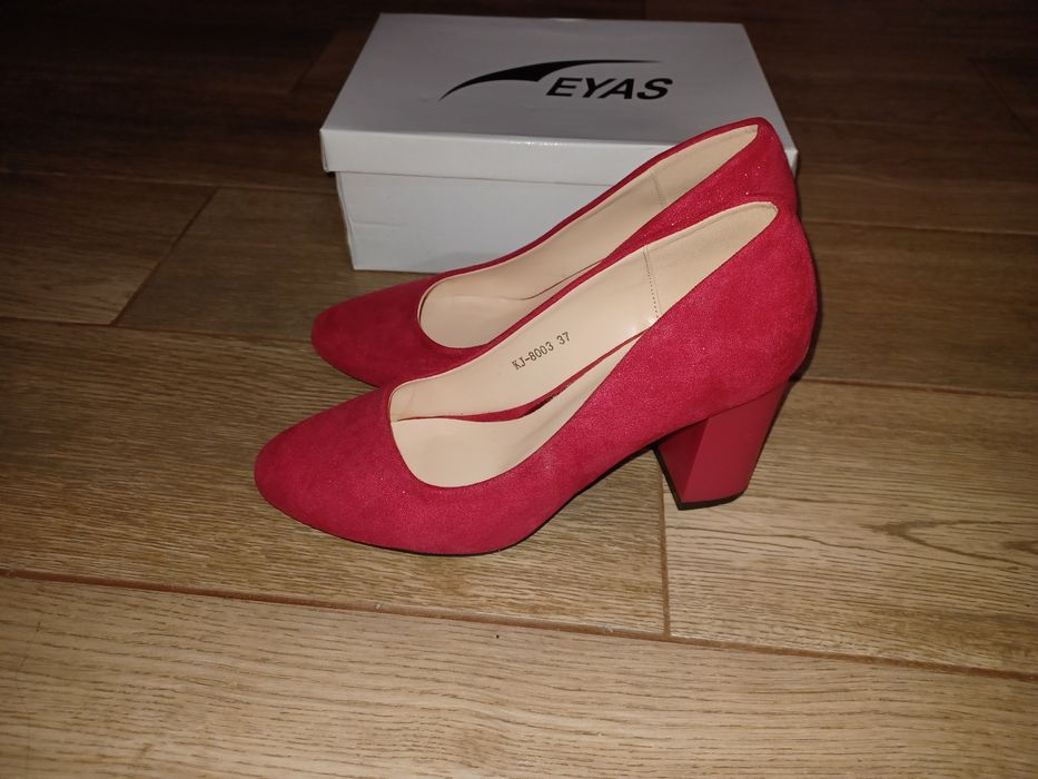 Официални чанта и обувки