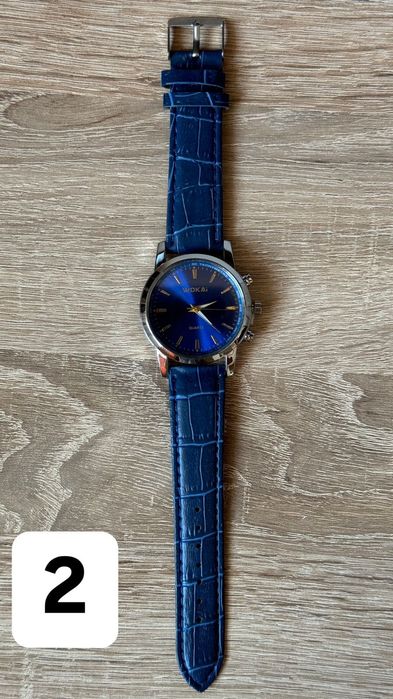 Новые часы кварцевые в упаковке.