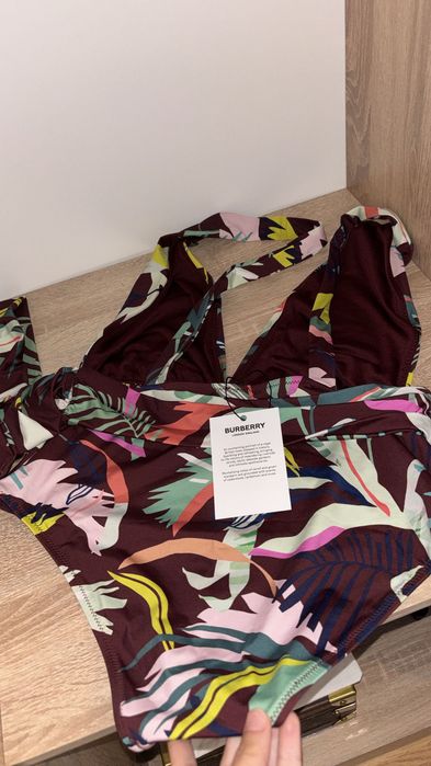 Costum de baie Burberry tropical fantasy nou