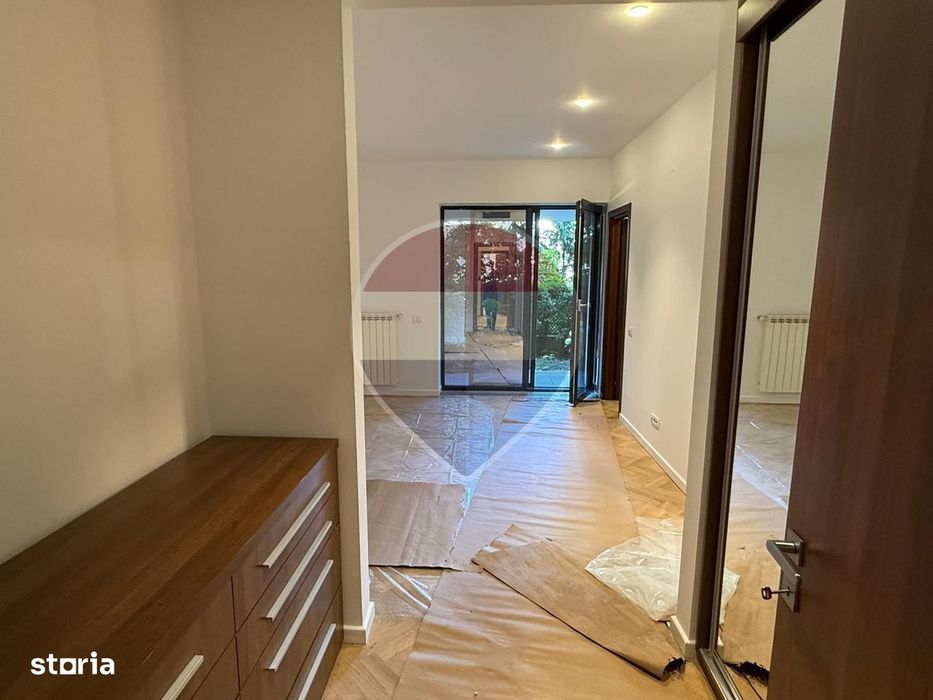 INCHIRIERE Apartament cu 3 camere + curte in zona Primaverii