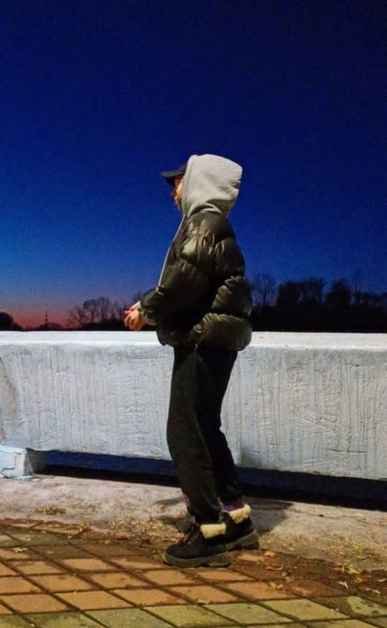 Продам куртку за 4к