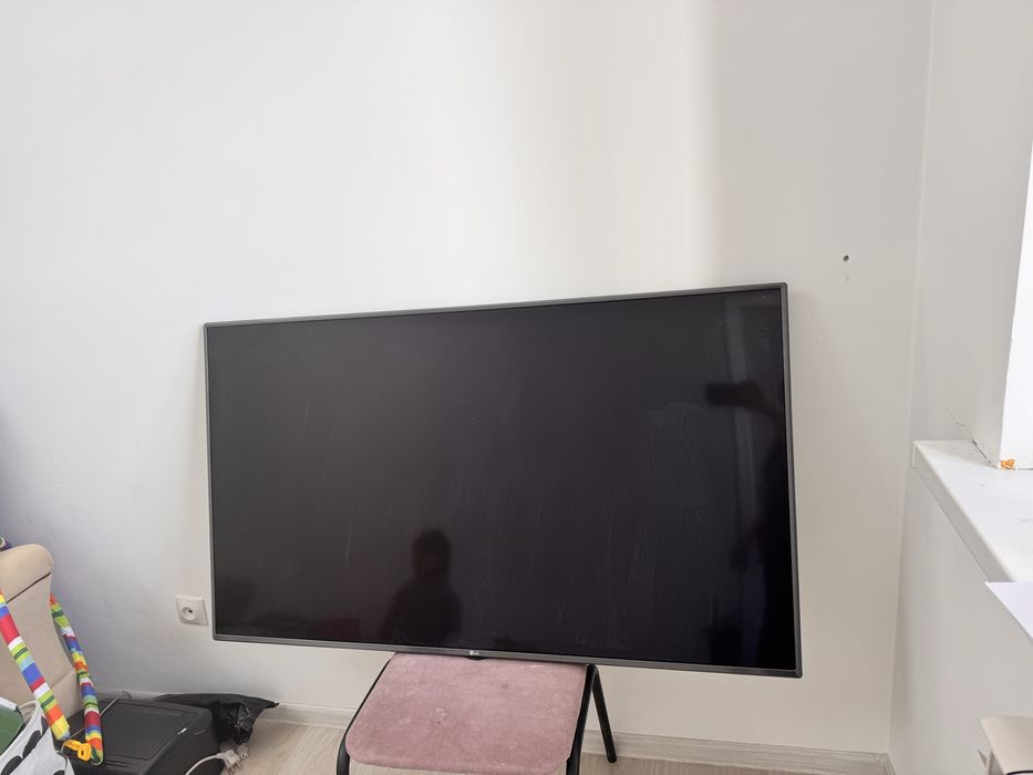 Телевизор 100/240 LG