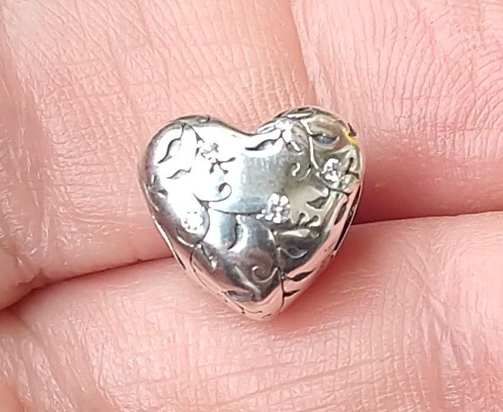 Талисмани за гривна и обеци Пандора