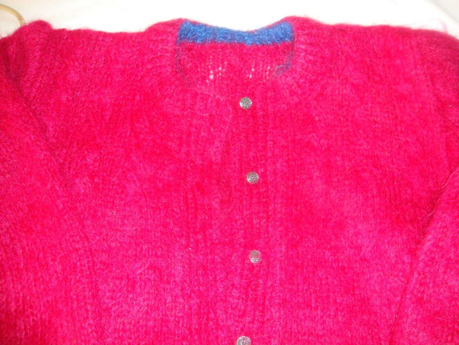 Вълнена жилетка от жива вълна, ръчно плетена