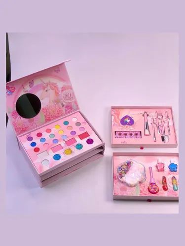 Набор детской косметики для девочек 40 предметов.