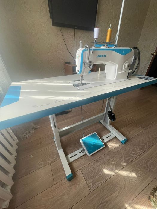 Швейная машинка Jack