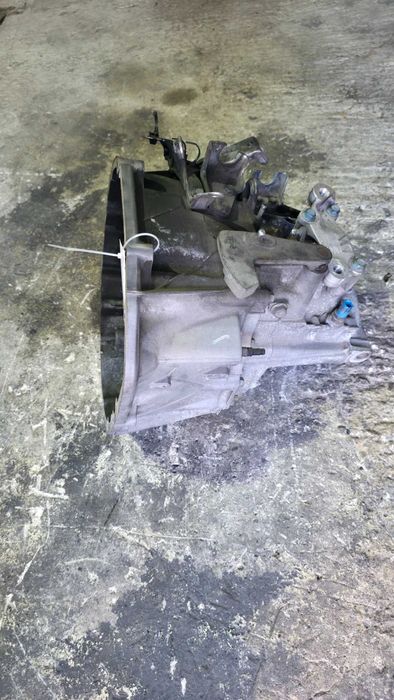 Скоростна кутия за Nissan Qashqai 2.0dCi / Нисан Кашкай 2008г.