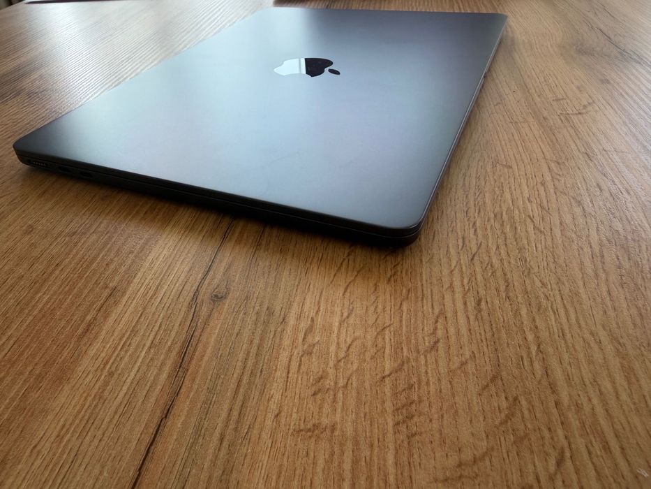 MacBook Air 13" M4 Chip 10-CPU, 10-GPU, 16GB RAM, 512GB SSD В ГАРАНЦИЯ ДО 25.11.2026г.