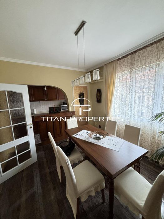 Продава се Четиристаен апартамент в Бургас, Център - 120 кв.м за 2667 €/кв.м - Снимка #6