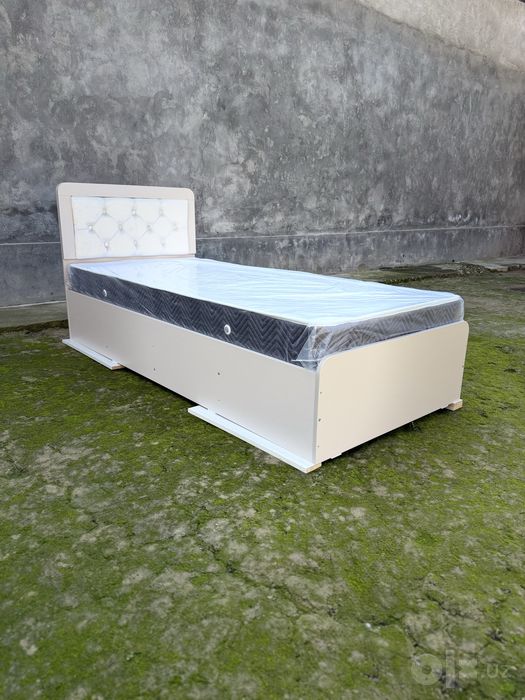 Krovat. Kravat bir kishlik artapeditichiskiy matras bilan