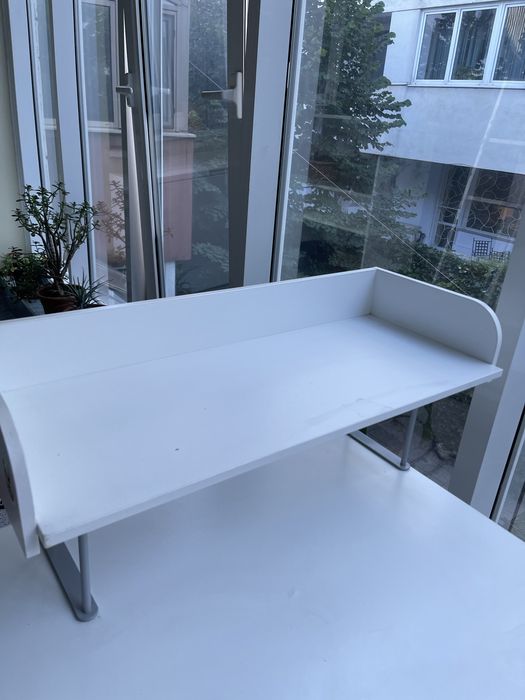 Birou si etajera Galant ikea