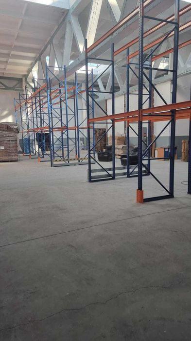 Vând rafturi metalice industriale pentru paleți - stare foarte bună!