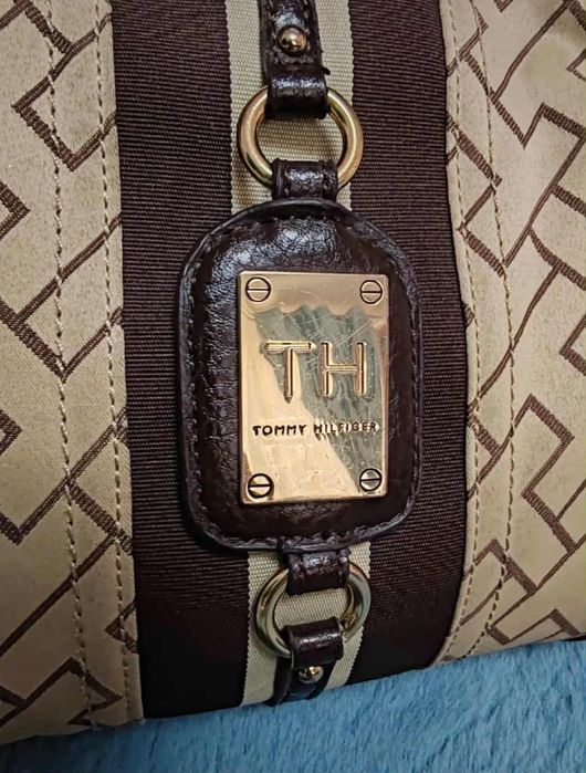 Geanta Tommy Hilfiger originală