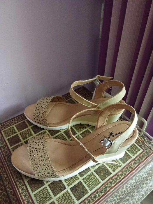 Дамски летни обувки