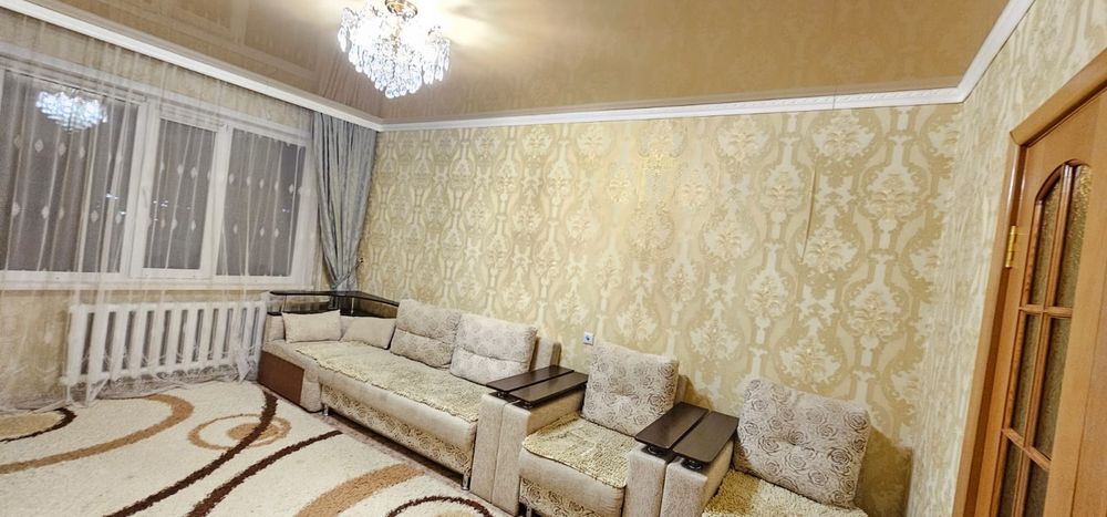 Продам угловой диван в хорошем состоянии.