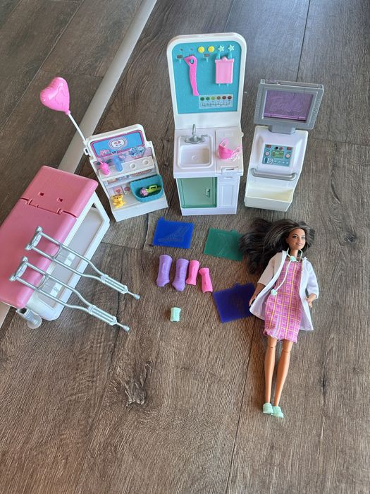 Barbie Dreamhouse, Барби Ортопедична клиника и др.